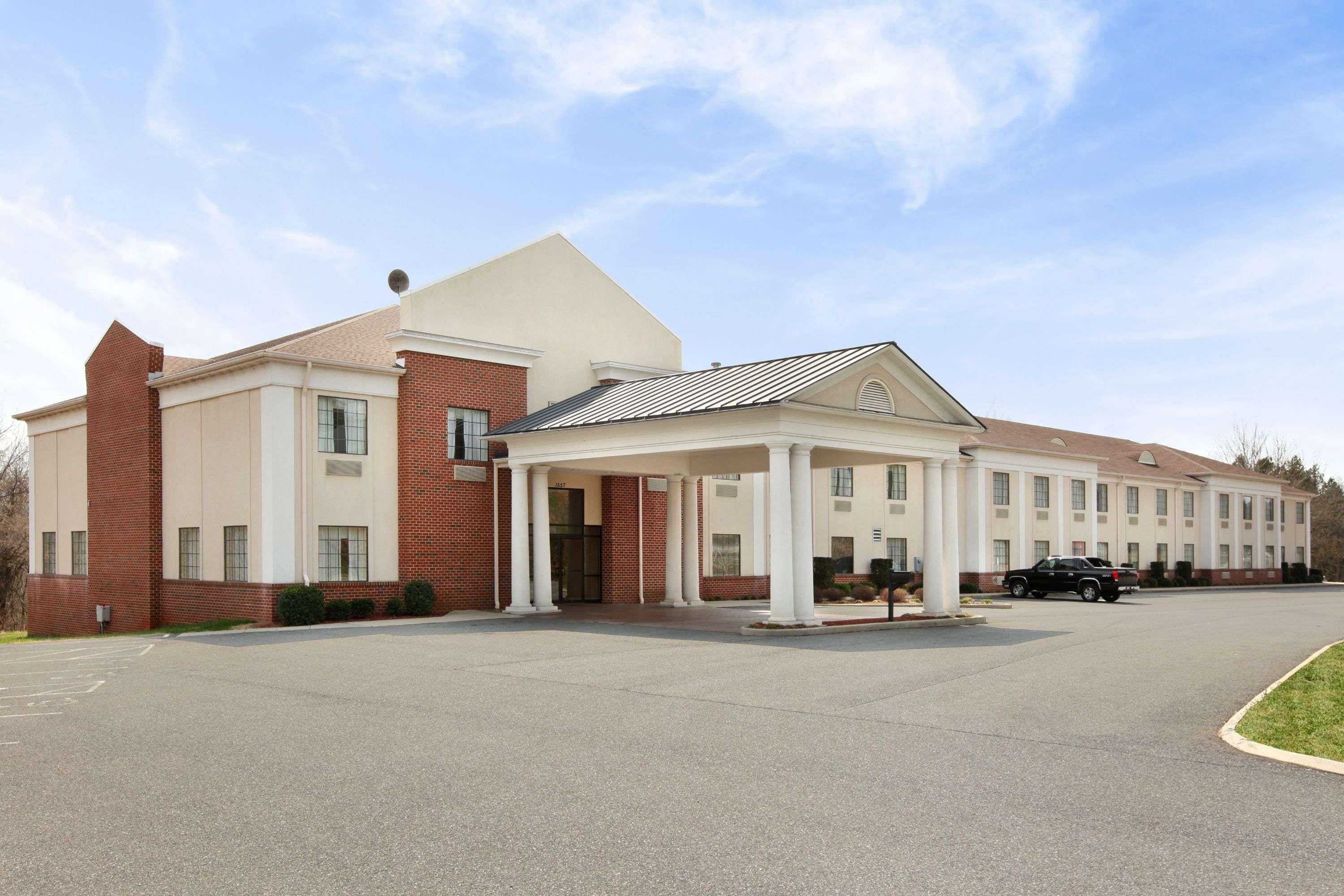 Days Inn By Wyndham Alta Vista Altavista Eksteriør billede